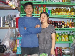 Gửi quà trúng thưởng ra biển đảo – câu chuyện xúc động của vợ chồng nghèo